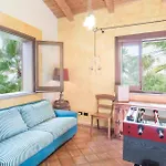 度假居 Awesome In S Maria Di Ricadi Vv