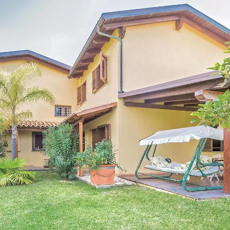 Holiday home Beautiful In S, Maria Di Ricadi Vv With 3 Bedrooms And Wifi